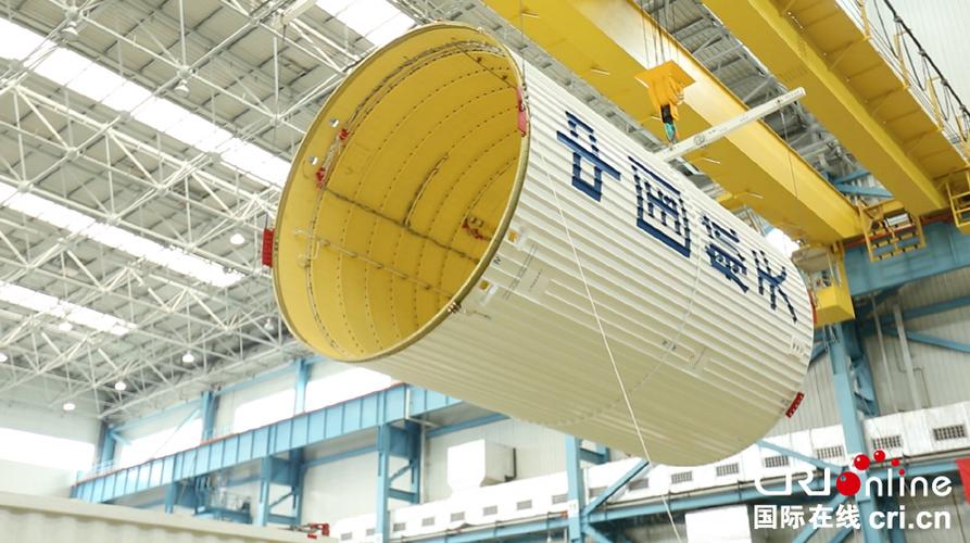 中国最大推力运载火箭长征五号从天津启航